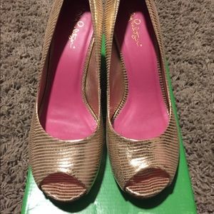 Lilly Pulitzer Gold Wedge sz 7.5